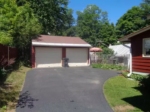 228 Maple St, Corinth, NY 12822 photo 32