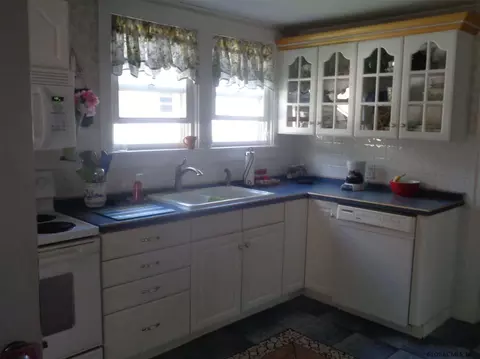 228 Maple St, Corinth, NY 12822 photo 15