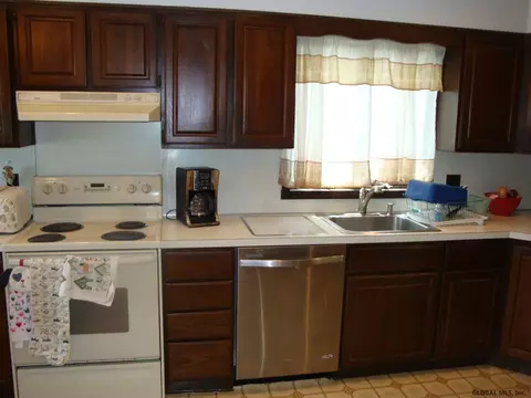 445 Twelfth St, Schenectady, NY 12306 photo 8