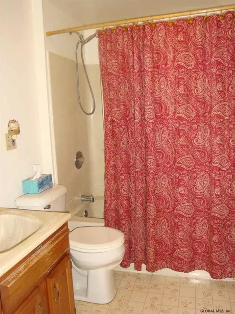 445 Twelfth St, Schenectady, NY 12306 photo 13