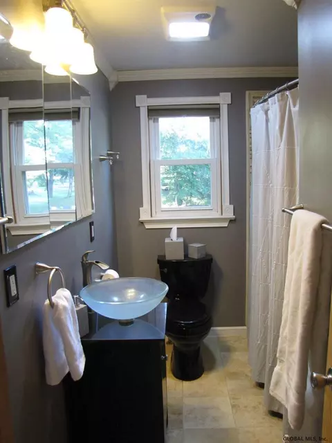 64 Hite Ct, Schenectady, NY 12303 photo 8