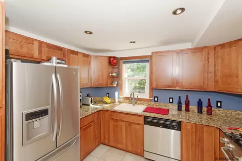 64 Hite Ct, Schenectady, NY 12303 photo 12