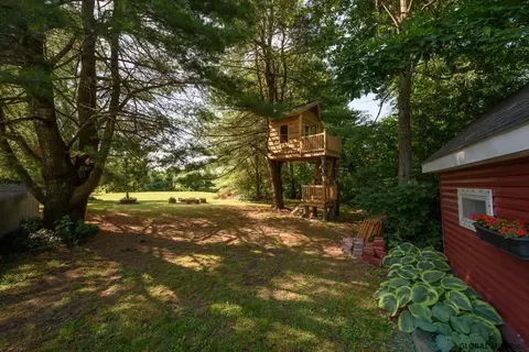 875 Upper Gregg Rd, Schenectady, NY 12306 photo 2