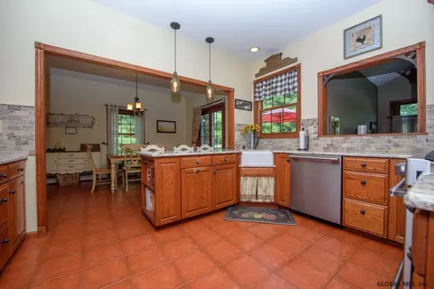 875 Upper Gregg Rd, Schenectady, NY 12306 photo 13
