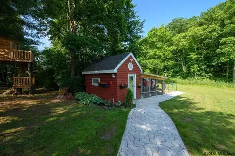 875 Upper Gregg Rd, Schenectady, NY 12306 photo 4