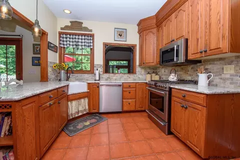 875 Upper Gregg Rd, Schenectady, NY 12306 photo 12