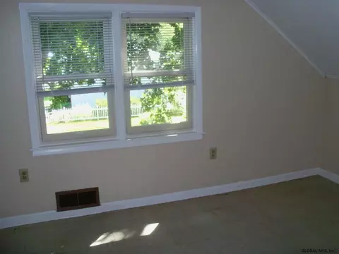 211 E Palmer Ave, Schenectady, NY 12303 photo 16