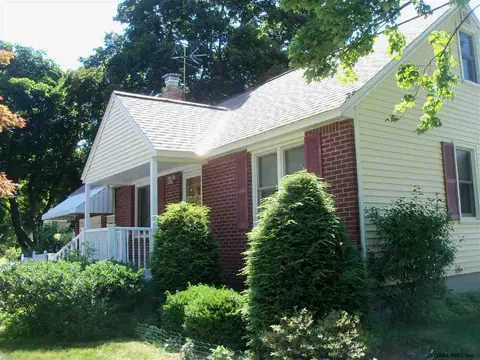 211 E Palmer Ave, Schenectady, NY 12303 photo 6
