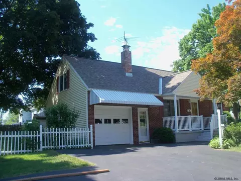 211 E Palmer Ave, Schenectady, NY 12303 photo 2