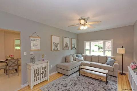 2033 Curry Rd, Schenectady, NY 12303 photo 3