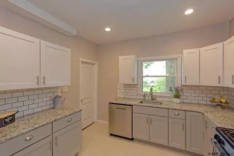 2033 Curry Rd, Schenectady, NY 12303 photo 7