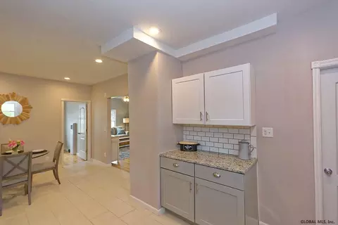 2033 Curry Rd, Schenectady, NY 12303 photo 9