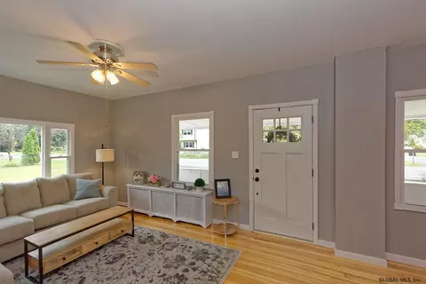 2033 Curry Rd, Schenectady, NY 12303 photo 4