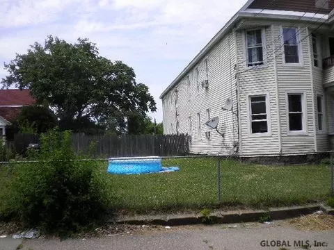 520 Summit Ave, Schenectady, NY 12307 photo 2
