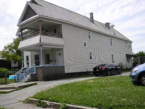 520 Summit Ave, Schenectady, NY 12307 photo 3