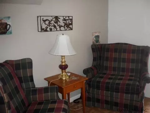 520 Summit Ave, Schenectady, NY 12307 photo 9