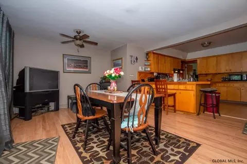 170 Manchester Rd, Schenectady, NY 12304 photo 19