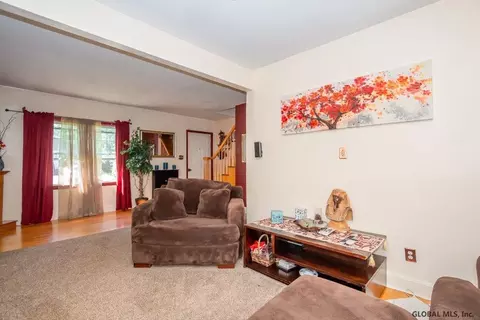 170 Manchester Rd, Schenectady, NY 12304 photo 11