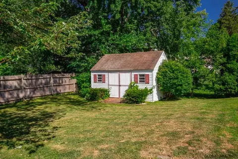 170 Manchester Rd, Schenectady, NY 12304 photo 30