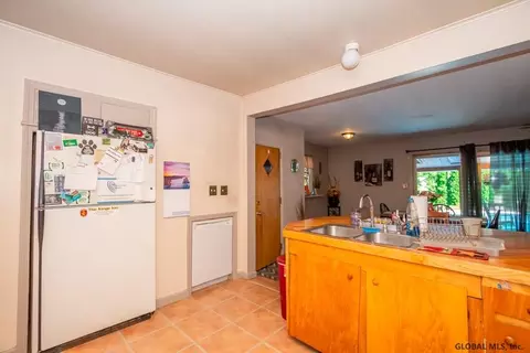 170 Manchester Rd, Schenectady, NY 12304 photo 17