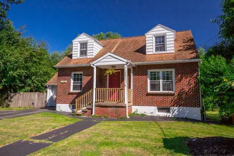 170 Manchester Rd, Schenectady, NY 12304 photo 2