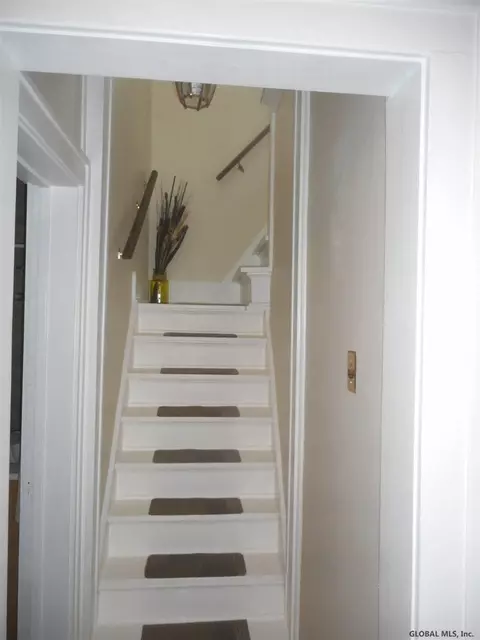 23 Spruce St, Schenectady, NY 12304 photo 16