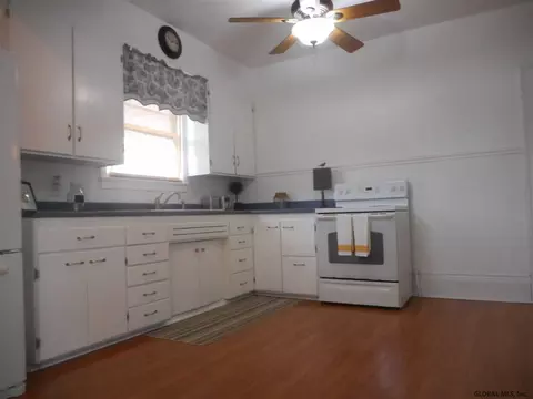 23 Spruce St, Schenectady, NY 12304 photo 10