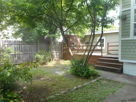 23 Spruce St, Schenectady, NY 12304 photo 20