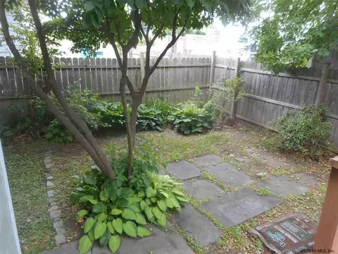 23 Spruce St, Schenectady, NY 12304 photo 18