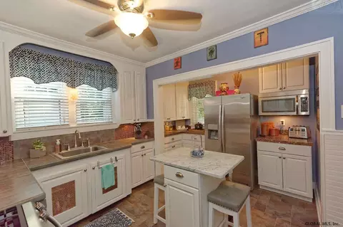 1194 Phoenix Ave, Schenectady, NY 12308 photo 7