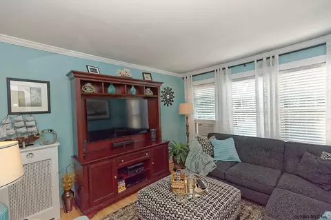 1194 Phoenix Ave, Schenectady, NY 12308 photo 18