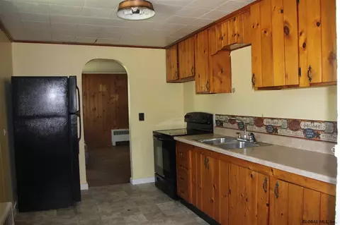 196 Macarthur Ave, Cobleskill, NY 12043 photo 5