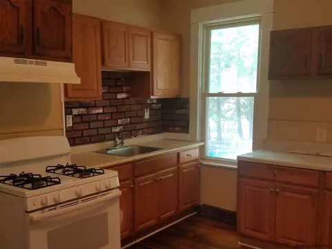 119 Elder St, Schenectady, NY 12304 photo 3