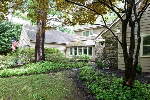 10 Lyons Ave, Delmar, NY 12054 photo 2