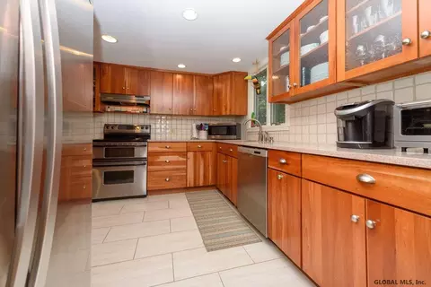 10 Lyons Ave, Delmar, NY 12054 photo 10