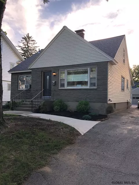 741 Decamp Ave, Schenectady, NY 12309 photo 28