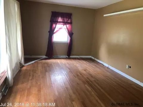44 Steers Ave, Schenectady, NY 12304 photo 10