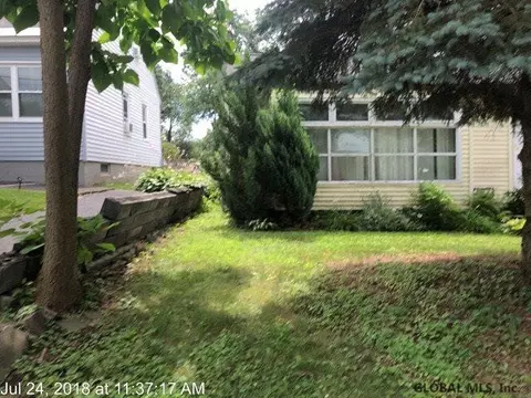 44 Steers Ave, Schenectady, NY 12304 photo 9