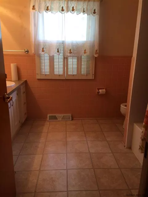 79 Ash Tree Ln, Schenectady, NY 12309 photo 18
