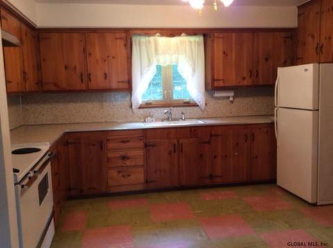 27 Bluff Rd, Schenectady, NY 12306 photo 5