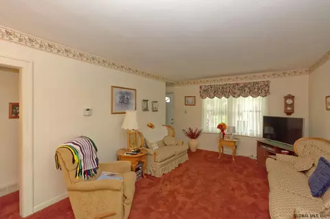 1345 Keyes Ave, Schenectady, NY 12309 photo 9
