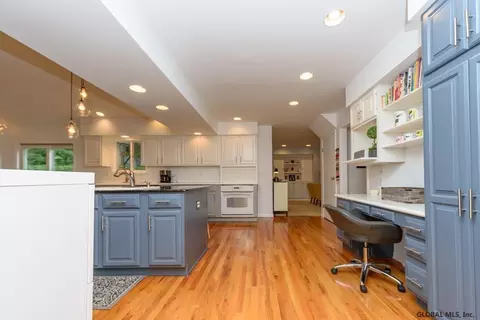 37 Devon Rd, Delmar, NY 12054 photo 5