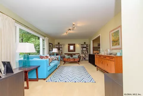 37 Devon Rd, Delmar, NY 12054 photo 6