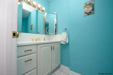 37 Devon Rd, Delmar, NY 12054 photo 9