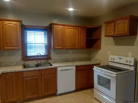 2 Shull St, Ilion, NY 13357 photo 4