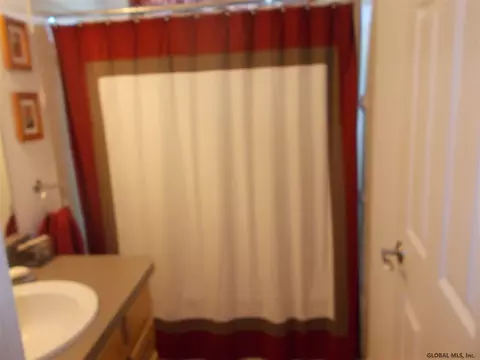 28 Sheldon Dr, Mechanicville, NY 12118 photo 13