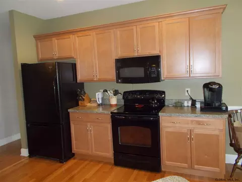 28 Sheldon Dr, Mechanicville, NY 12118 photo 7