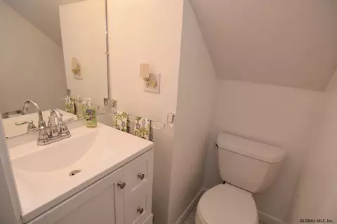 301 Patrick Ct, Schenectady, NY 12304 photo 34