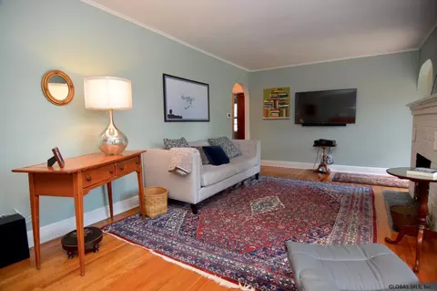 301 Patrick Ct, Schenectady, NY 12304 photo 9