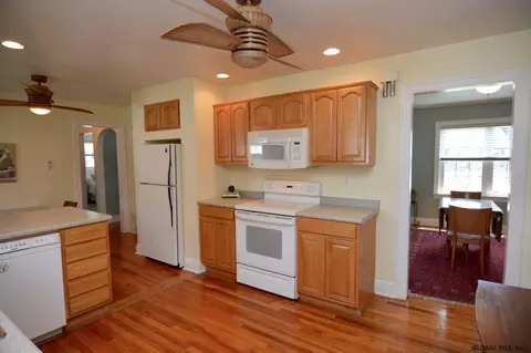 301 Patrick Ct, Schenectady, NY 12304 photo 6